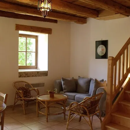 Holiday home Serenella Fontaine Et Coquelicots *